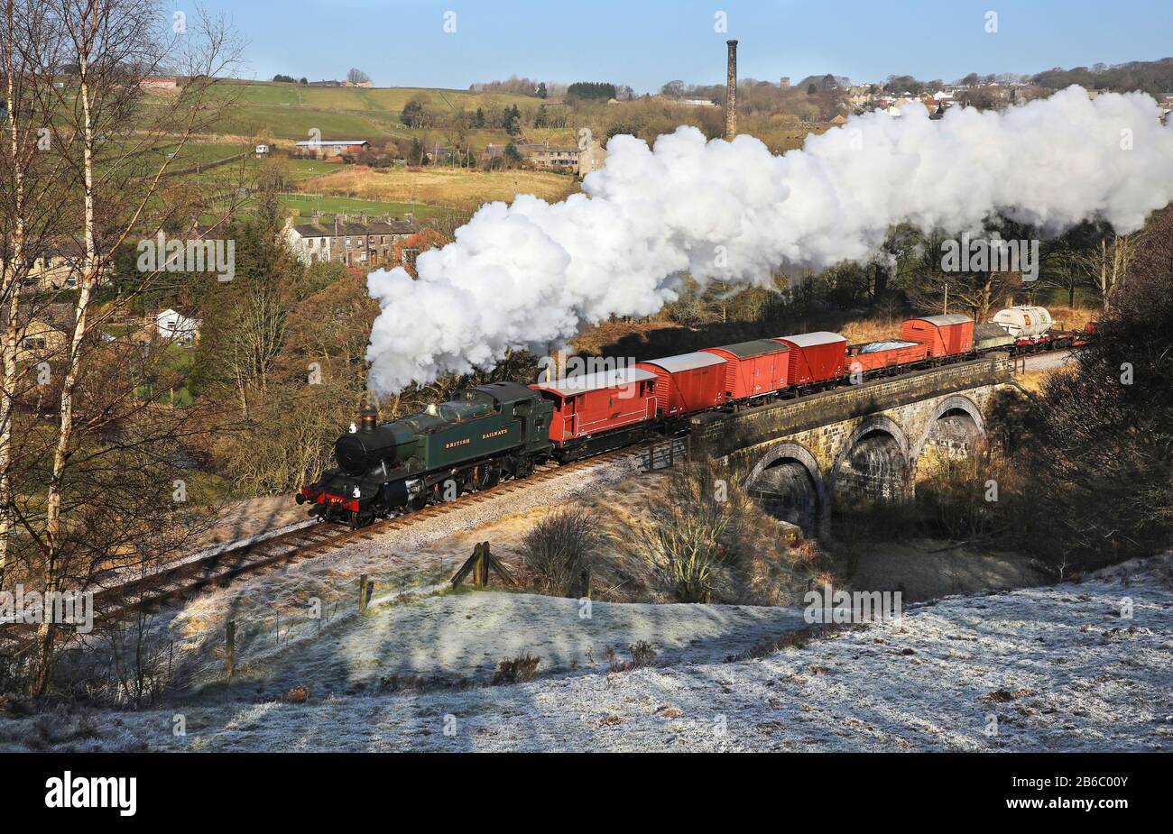 Gwr Tank 4144 si avvicina al tunnel di Mytholmes con un servizio di trasporto sul KWVR. Foto Stock