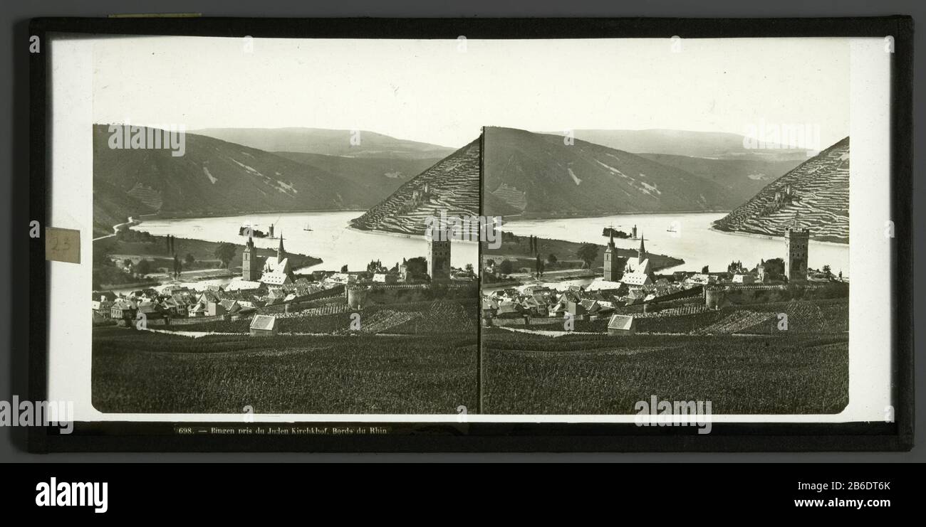 Bingen price you Juden Kirchkhof, Bords du Rhin Bingen pris du Juden Kirchkhof, Bords du Rhin Oggetto tipo : stereo picture numero articolo: RP-F F08537 Produttore : fotografo: Ferrier Pere Fils et Soulier (attribuito a) fotografo: Claude-Marie Ferrier (attribuito a) fotografo: Jacques-Alexandre Ferrier (attribuito a) fotografo: Soulier (Attribuito a): Datato: 1860 - 1870 caratteristiche Fisiche: Stereoglasia Materiale: Vetro Tecnica: Fotografia dimensioni: Media secondario: H 75 mm × W 150 mmOnderwerp Foto Stock