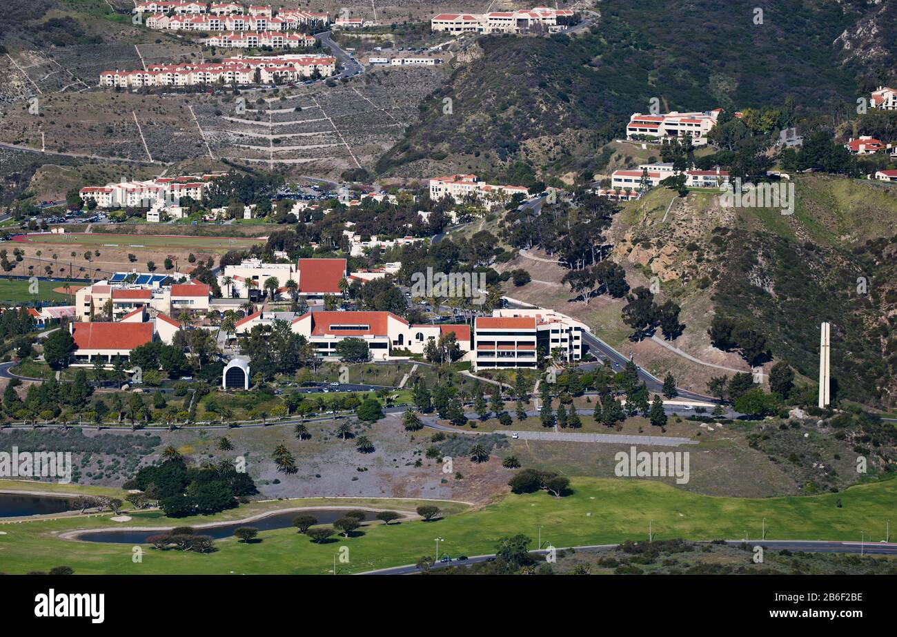 Veduta aerea degli edifici su una collina, Pepperdine University, Malibu, Los Angeles County, California, Stati Uniti Foto Stock