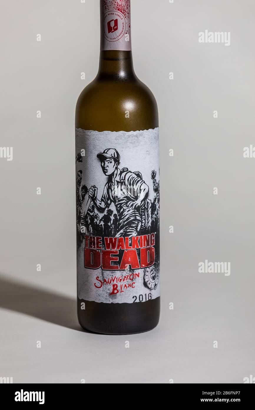 The Walking Dead Sauvignon Blanc Wine 2016 un vino davvero strano Foto Stock