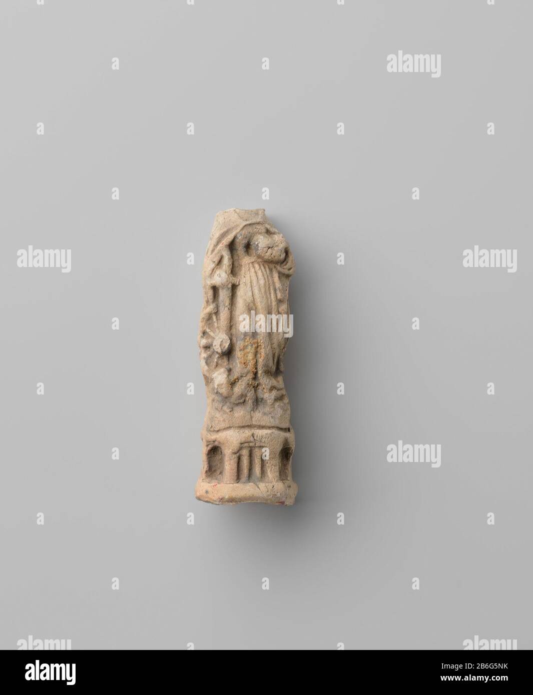 Catharina Catharina Object Type : beeldhouwwerk Objectnummer: BK-KOG-1272-e Produttore : beeldenbakker:Plats fabbricante: Utrecht Appuntamenti: 1450 - 1500 Materiale: Pijpaarde dimensioni: H 5,4 cm. × b 2,1 cm. × d 2,1 cm. Foto Stock