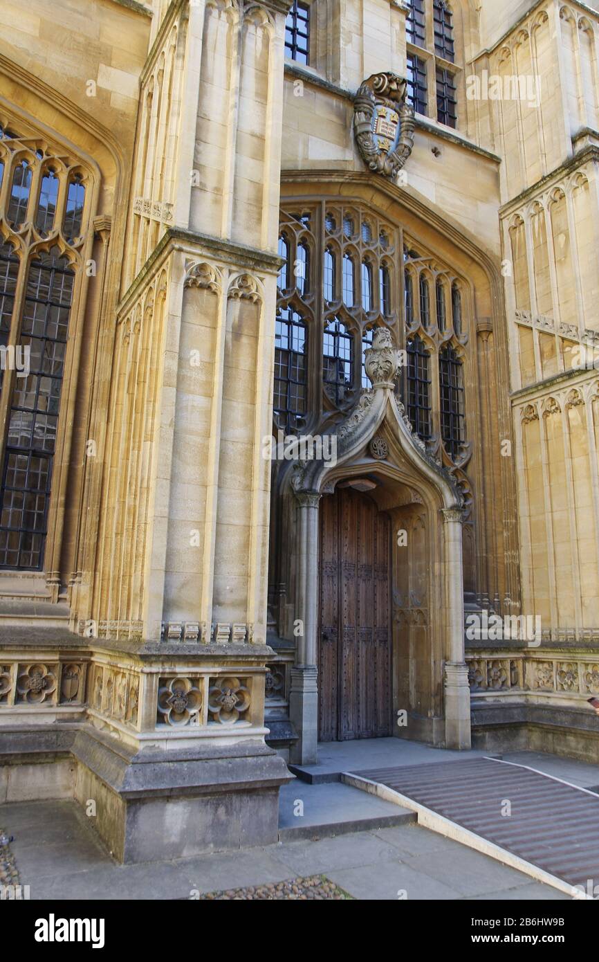 Oxford, Regno Unito - 14 maggio 2019: L'esterno dell'edificio Bodleian Library in una giornata di sole, Oxford University, Londra Foto Stock