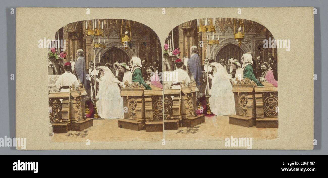 La benedizione di un matrimonio in una chiesa l'inaugurazione di un matrimonio in una chiesa tipo di edificio: Stereo picture numero articolo: RP-F F10657 Iscrizioni / marchi: Iscrizione vero, manoscritto: '[...]' Manufacture Creator: Photographer: Anonymous Data: 1852 - 1863 Materiale: Cartone carta Tecnica: Albumen stampa / mano colore dimensioni: Mezzo secondario: H 85mm × W 176 mm Soggetto: Parti del matrimonio interiore della chiesa nella chiesa  il sesto dei sette sacramenti Foto Stock