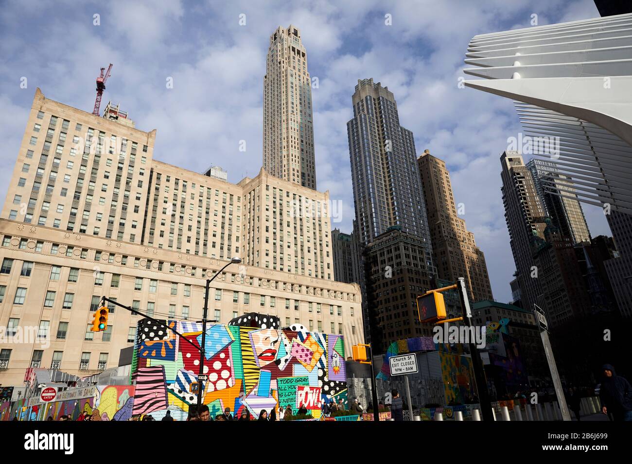 New York City Manhattan World Trade Center percorso stazione ferroviaria graffiti progetto murale che copre il cantiere Foto Stock