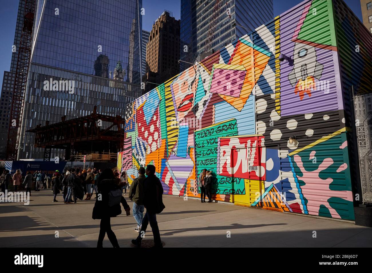 New York City Manhattan World Trade Center percorso stazione ferroviaria graffiti progetto murale che copre il cantiere Foto Stock