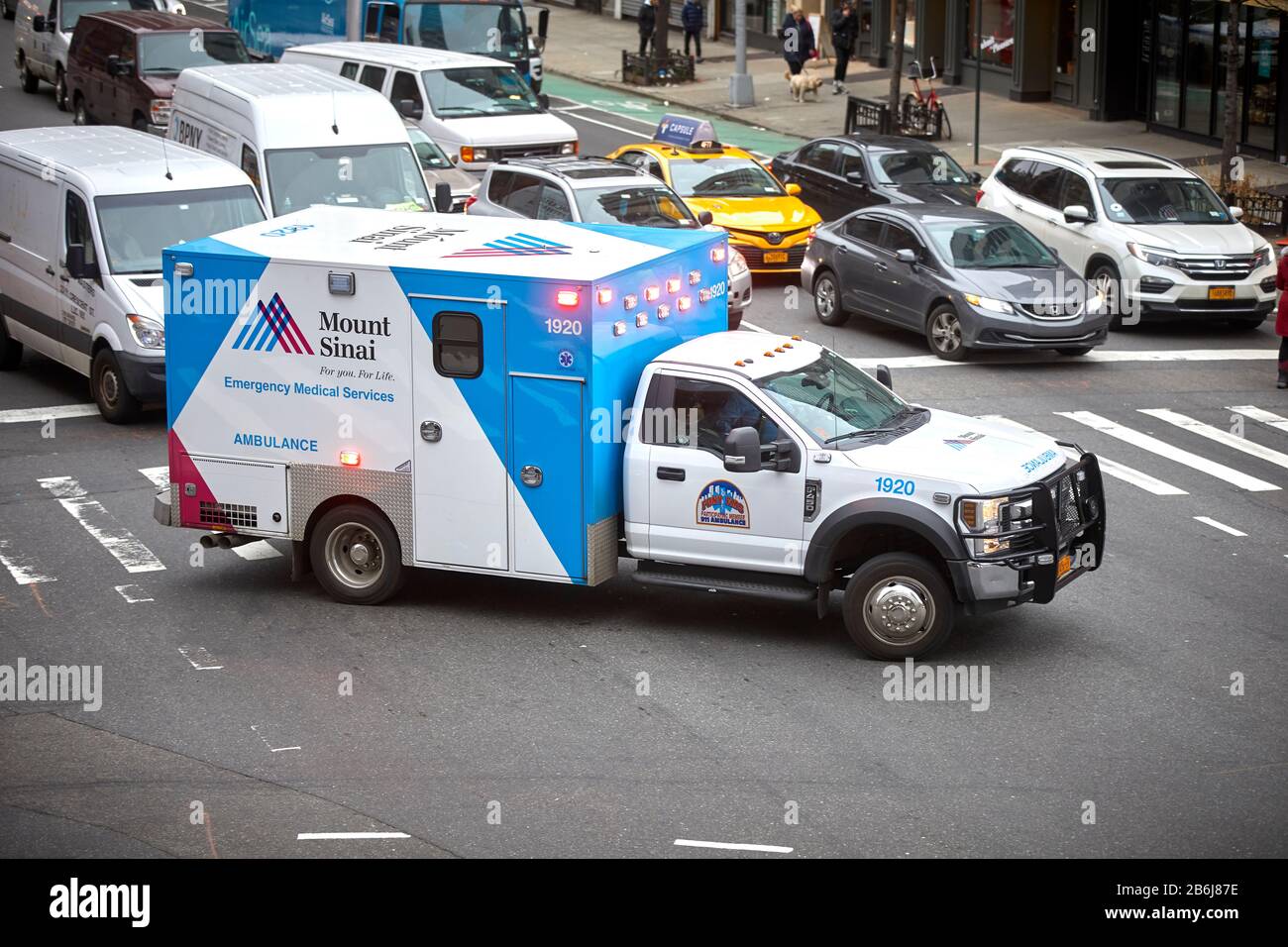 New York City Manhattan 2nd Avenue Mount Sinai ambulanza Foto Stock