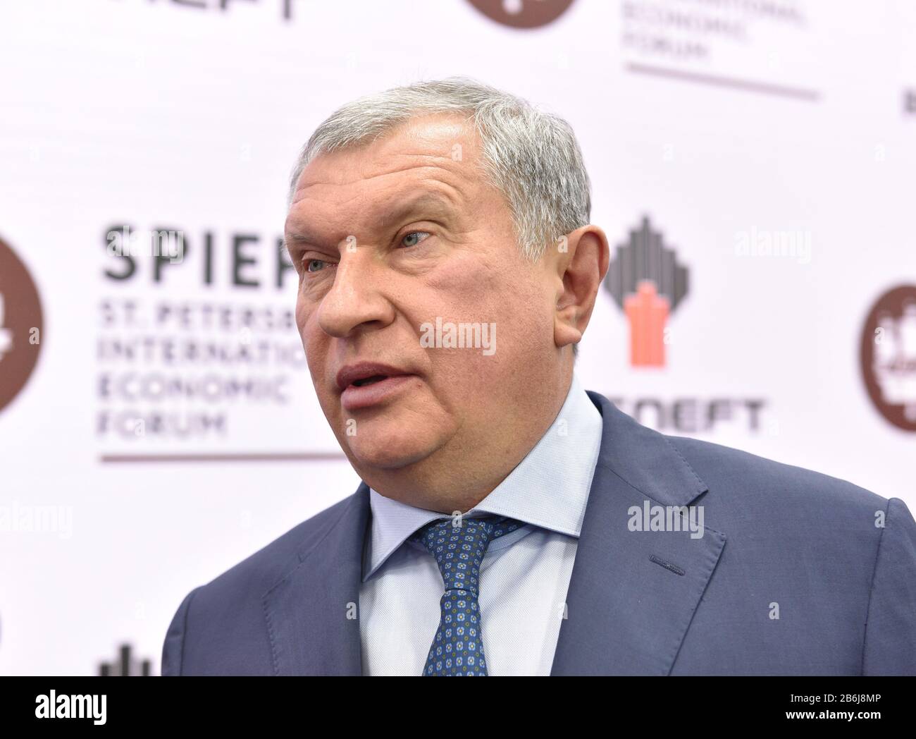 San Pietroburgo, Russia - 2 Giugno 2017. San Pietroburgo International Economic Forum Spief-2017. Igor Sechin - Presidente, Presidente della direzione B. Foto Stock