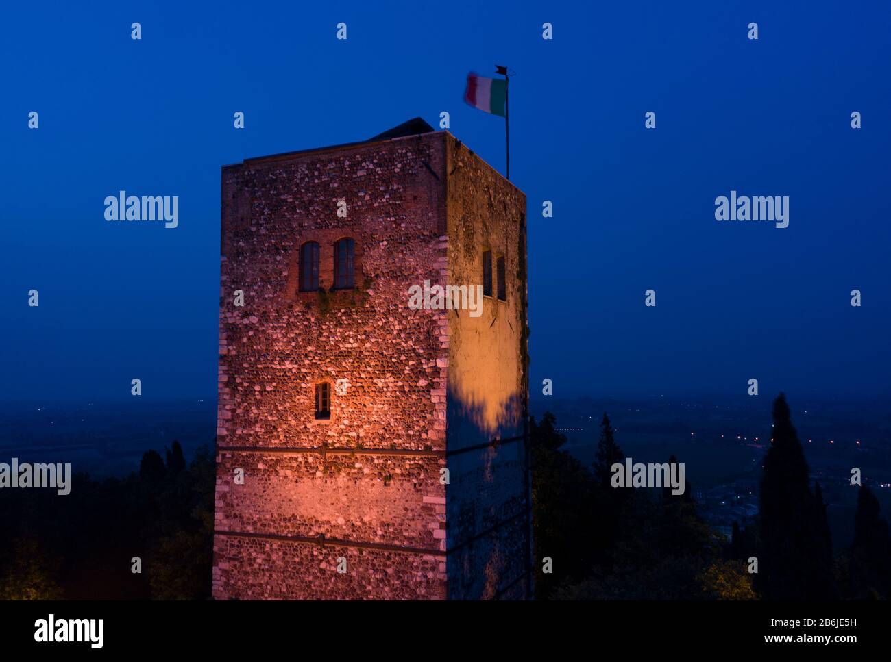 Torre di castello, fortezza - La Rocca, Solferino, Italia - Memoriale di guerra, la battaglia per la seconda guerra d'Indipendenza italiana, 24 giugno 1859 Foto Stock