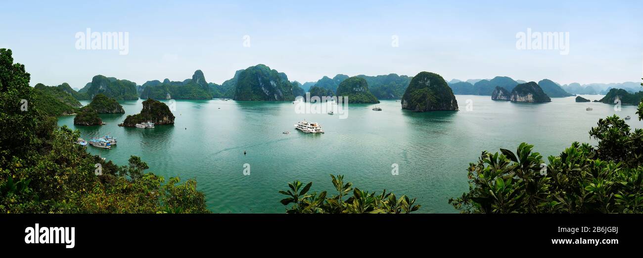vista in ha lungo baia-vietnam Foto Stock