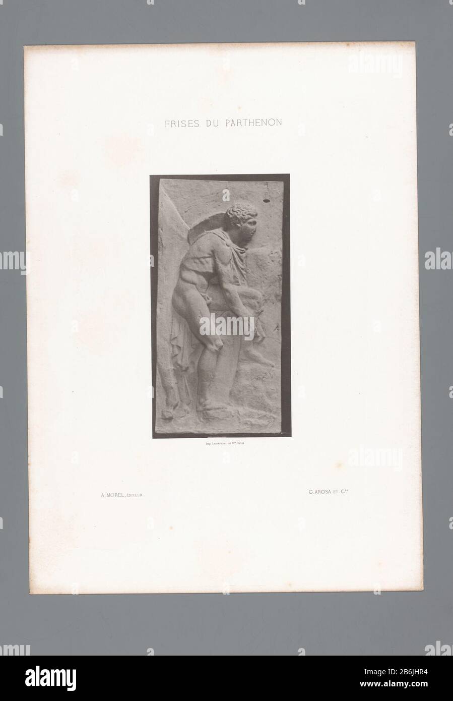 Parte del fregio del Partenone di Atene, che mostra un uomo Frises du Partenone (oggetto titolo serie) Questo post è parte di una cartella con 22 stampe e 3 tekstbladen. Produttore : produttore : Arosa G. et Cie (indicato sull'oggetto) drukker : Lemercier & Cie (indicato dall'oggetto). Editore: A. Morel (indicato sull'oggetto) Luogo di fabbricazione: Parigi Datato: CA. 1863 - caratteristiche in o per 1868 Fisico: Pressione leggera, processo Tessie du Motay e Maréchal Materiale: Carta Tecnica: Pressione leggera dimensioni: Immagine: H 230 mm × W 122 mm Oggetto: Cornici  architettura uomo adulto Foto Stock
