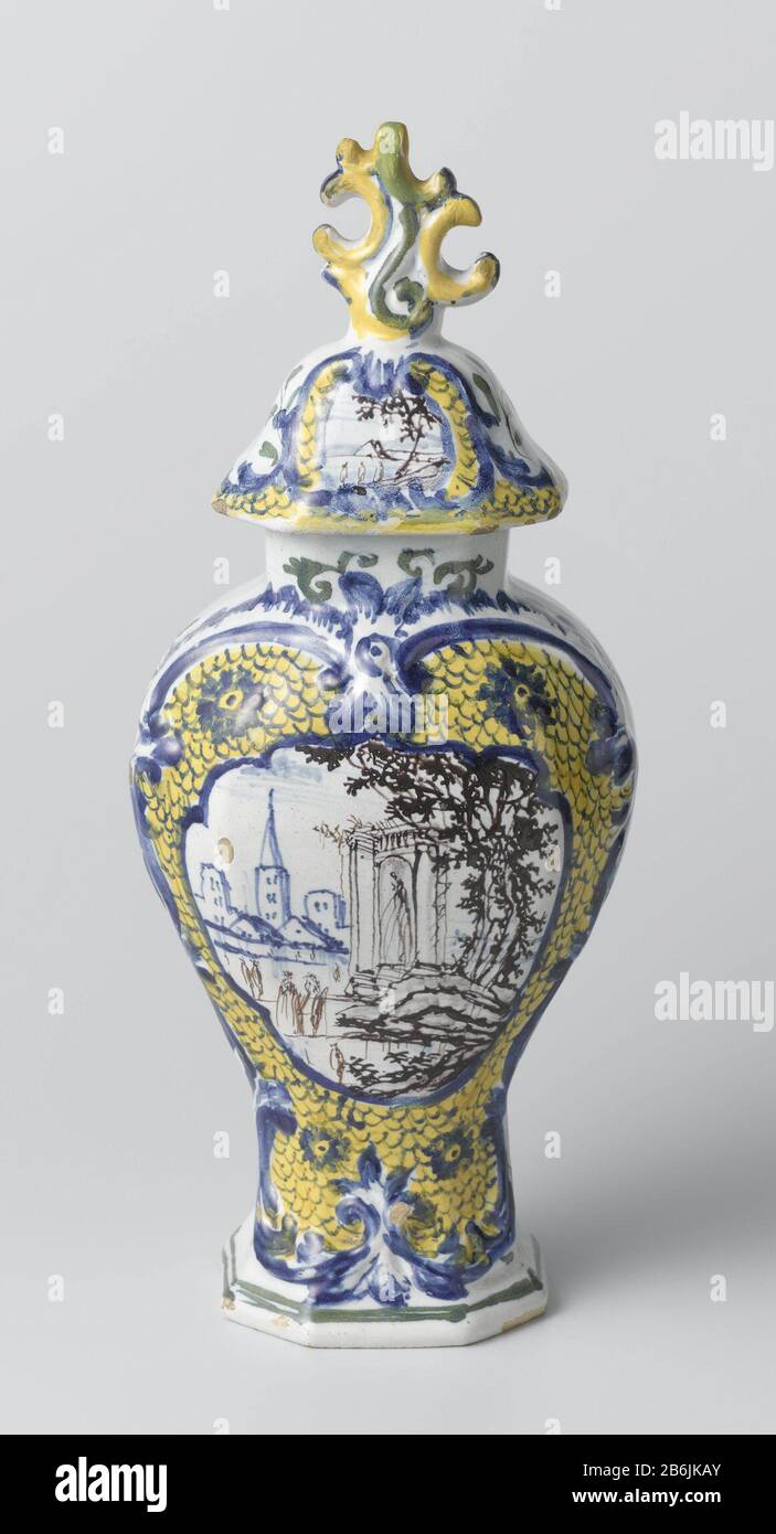 Deksel Deksel van pot van faience fabbricante : plateelbakkerij: De Vergulde Blompot (vermeld op object)Platats fabbricante: Delft Incontri: 1780 - 1820 Materiale: Fate dimensioni: H 11,5 cm. × b 9,0 cm. × d 7,8 cm. Foto Stock