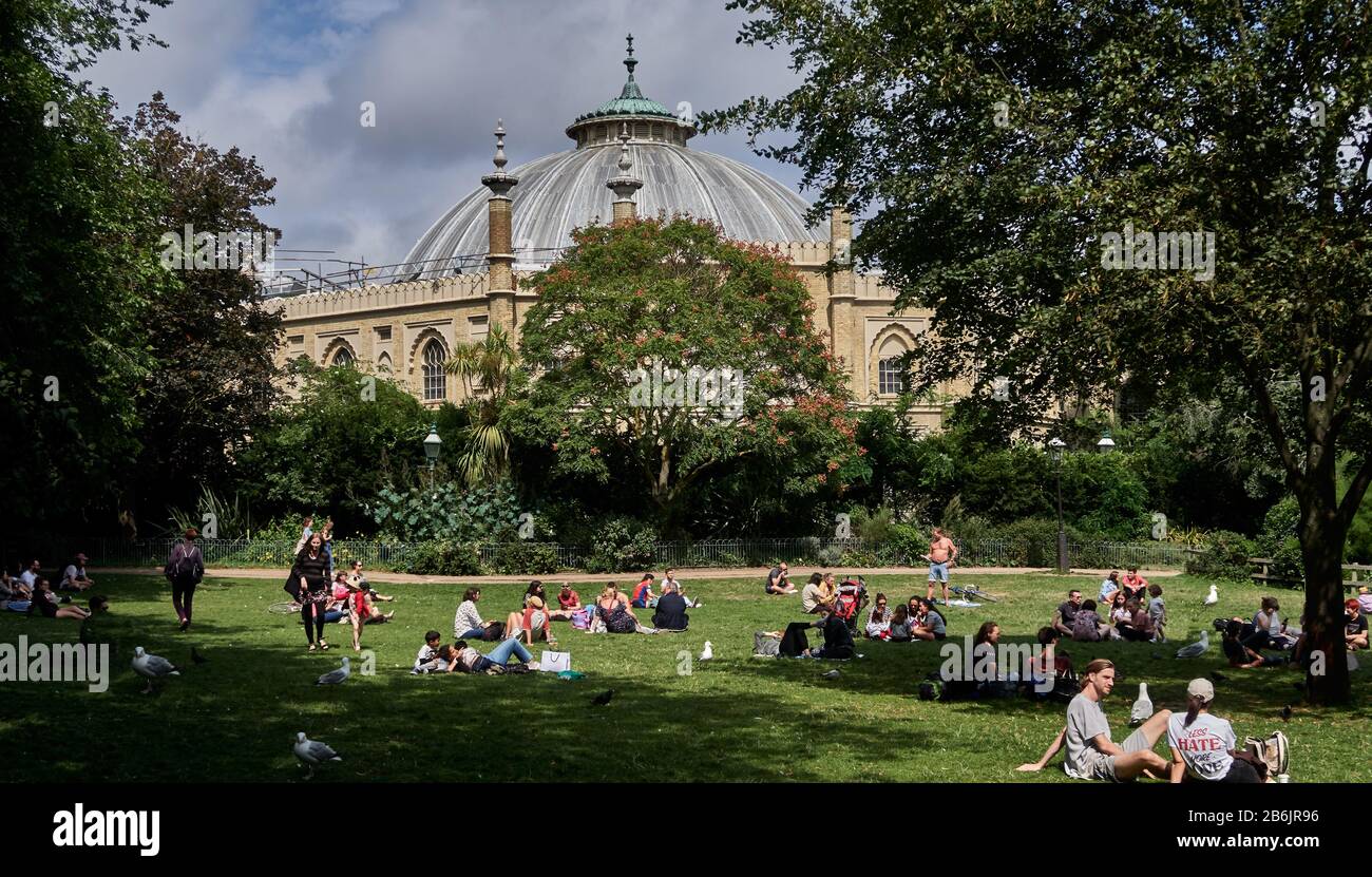 Regno Unito, East Sussex, costa meridionale dell'Inghilterra, città di Brighton e Hove, il Royal Pavilion, dall'architetto John Nash, conosciuto anche come Brighton Pavilion, è una residenza reale situata a Brighton, a partire dal 1787, è stato costruito in tre fasi come rifugio sul mare per George, Principe di Galles, Che divenne il Principe Reggente nel 1811 Foto Stock