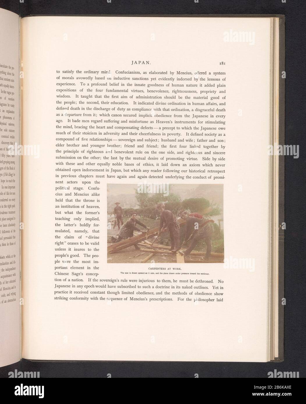 Tre carpentieri che lavorano Carpentieri al lavoro (oggetto titolo) Tre carpentieri che lavorano falegnami al lavoro (oggetto titolo) Tipo Di Proprietà: Foto pagina numero articolo: RP-F 2001-7-1557E-21 Iscrizioni / marchi: Iscrizione, recto, stampato: 'La sega è disegnata verso l'alto come taglia, e l'aereo disegnato sotto pressione verso il lavoratore.' Produttore : fotografo: Anonieminkleurder: Anonymous place manufacture: Japan Date: CA. 1887 - o per 1897 Materiale: Carta Tecnica: Stampa albume / mano colore dimensioni: Foto: H 91 mm × W 133 mmToelichtingFoto pagina 181. Attrezzi per carpentiere, ausili, attrezzi  craf Foto Stock