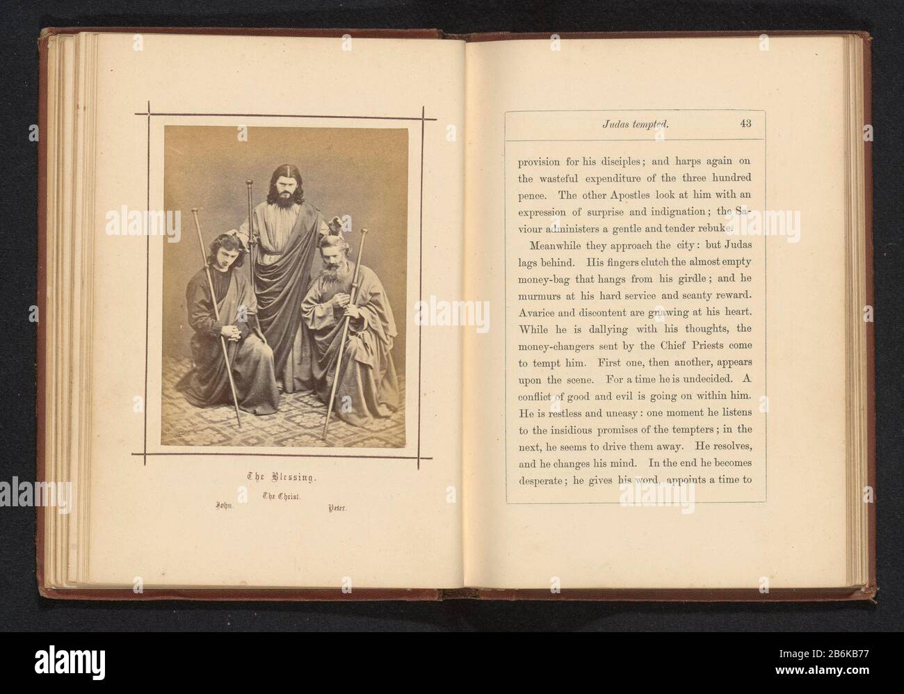 Tre uomini vestiti per la Passione Gioca a Oberammergau, raffiguranti Cristo benedice Giovanni e Pietro la Benedizione (oggetto del titolo) Tre uomini vestiti per la Passione Gioca a Oberammergau, raffigurante Cristo benedice Giovanni e PetrusLa Benedizione (oggetto del titolo) Tipo Di Proprietà: Foto numero articolo: RP-F 2001-7-551-4 Produttore : Fotografo Joseph Albert Place fabbricazione: Oberammergau datazione: 1871 Materiale: Carta Tecnica: Albumen stampa dimensioni: Foto: H 104 mm × W 79 mmToelichtingFoto pagina anteriore 43. Oggetto vita e atti di Giovanni Evangelista vita e atti di Peterbeatitudini e benedizioni di C Foto Stock