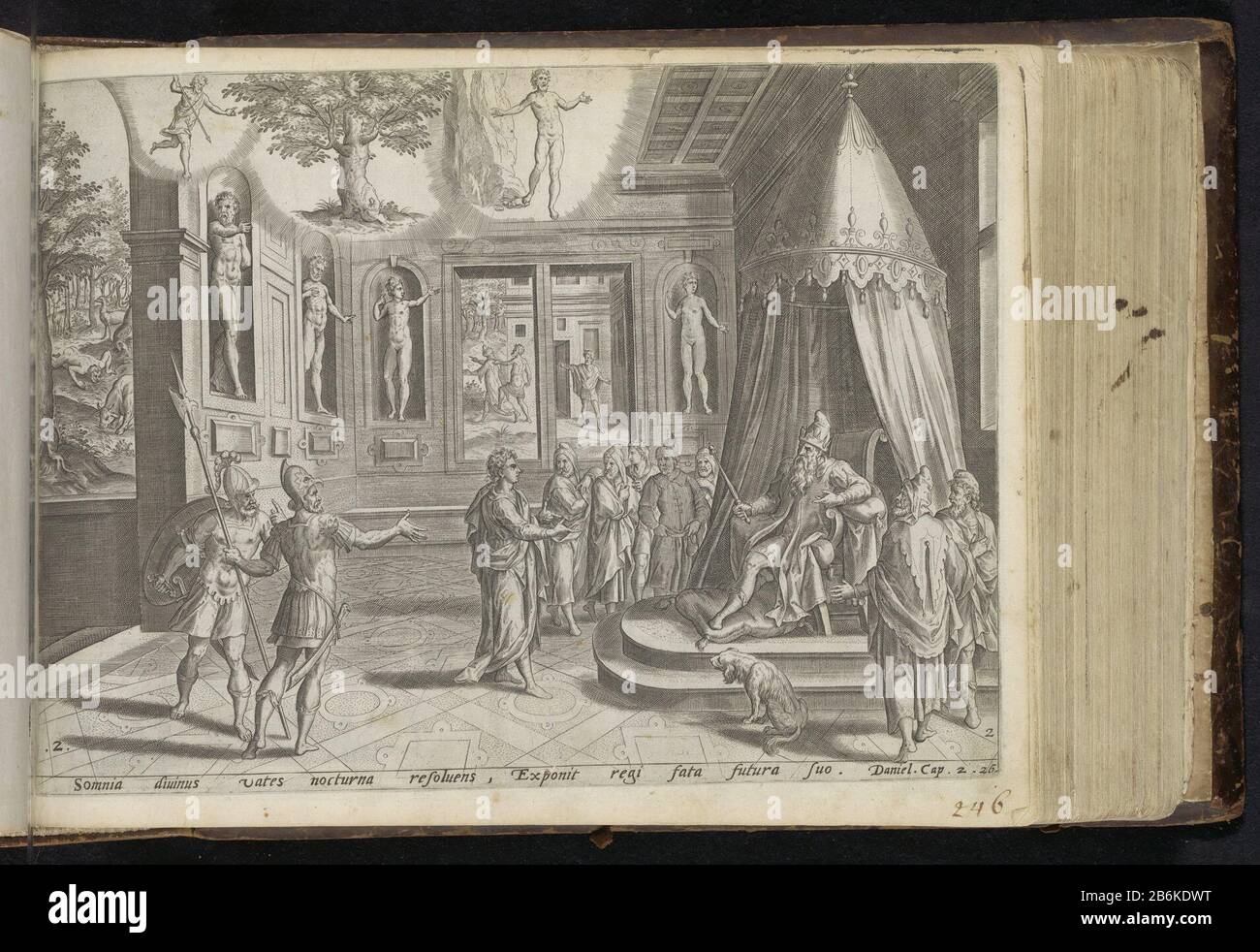 Daniele si trova davanti al trono del re Nebukadnetsar e mette il sogno del re. In cima si può vedere il sogno del re. Una guardia cade dal cielo e dà un'istruzione al grande albero da tagliare. Giusto il sogno dell'immagine con la testa d'oro e i piedi di ferro e argilla. Daniele dice che il primo sogno significa che il re sarà respinto e sette anni come animale vivrà. Sullo sfondo si può vedere come Nebuchadnezzar abbagliante. Lasciato nel paesaggio Nebuchadnezzar vive come un animale e mangiare erba. Tra le prestazioni, un riferimento in latino alla Bibbia in Dan. Foto Stock
