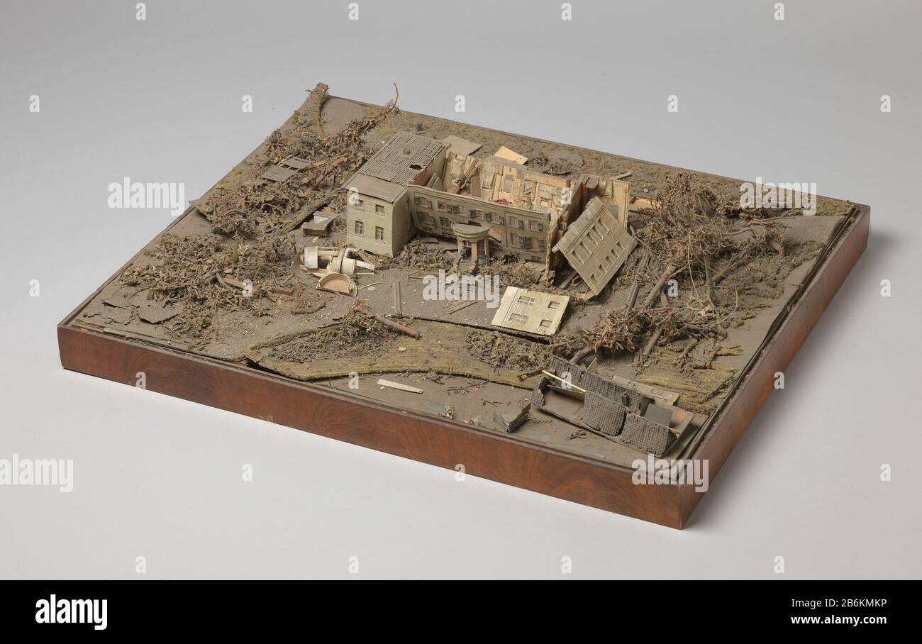 Un modello della casa Peacock in the Hague Een model van papier in chenille, onder glas op een mahoniehouten taxel, van het huis de Pauw bij 's-Gravenhage. Produttore : anoniem Dating: CA. 1800 - ca. 1999 Materiale: Papier chenille dimensioni: H 44,5 cm. × b 77,5 cm. × l 92,0 cm. Foto Stock