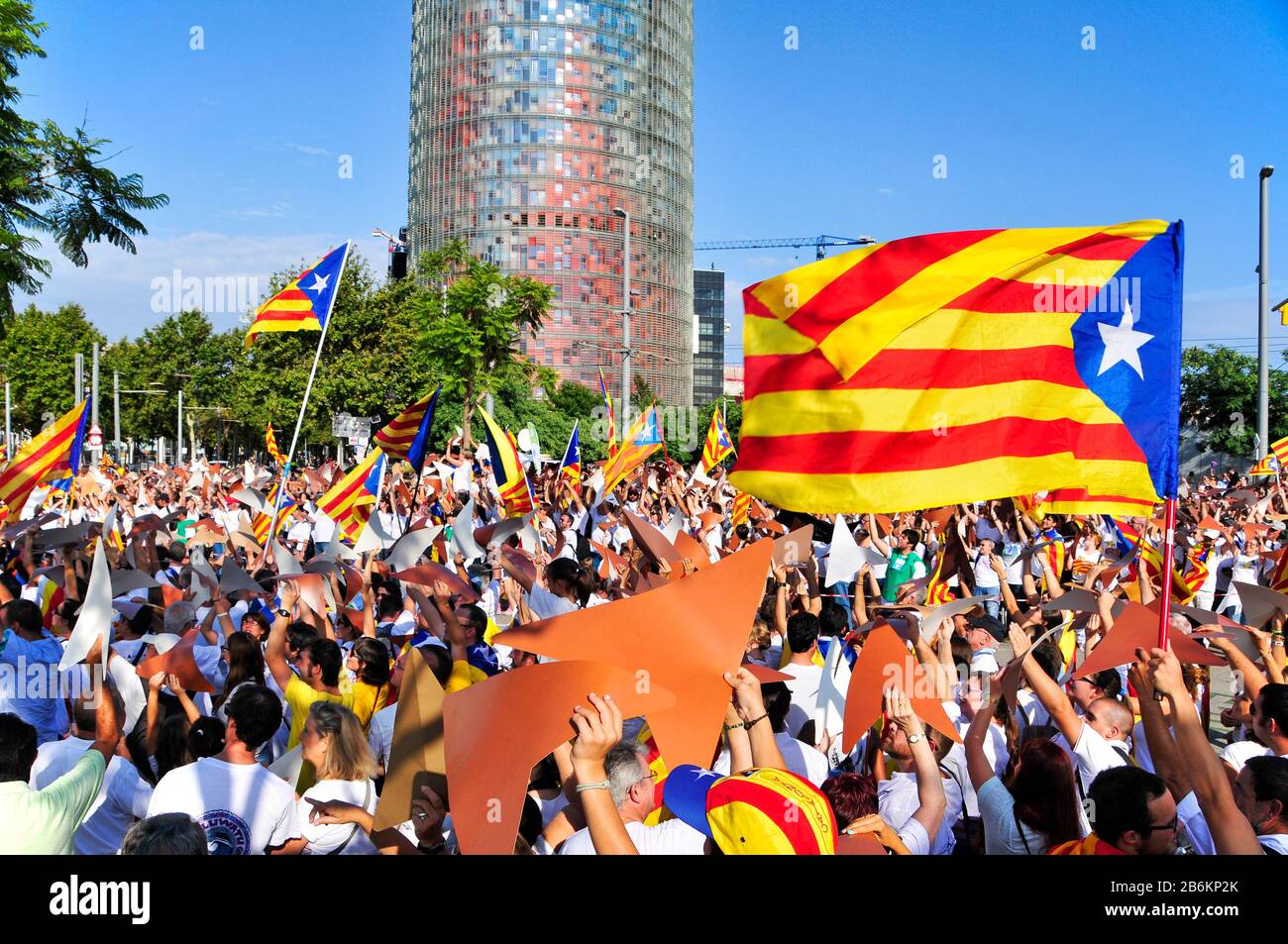 Barcellona, SPAGNA - 11 SETTEMBRE: Almeno 1,4 milioni di persone prendono parte a un rally a sostegno dell'indipendenza della Catalogna l'11 settembre 2015 Foto Stock