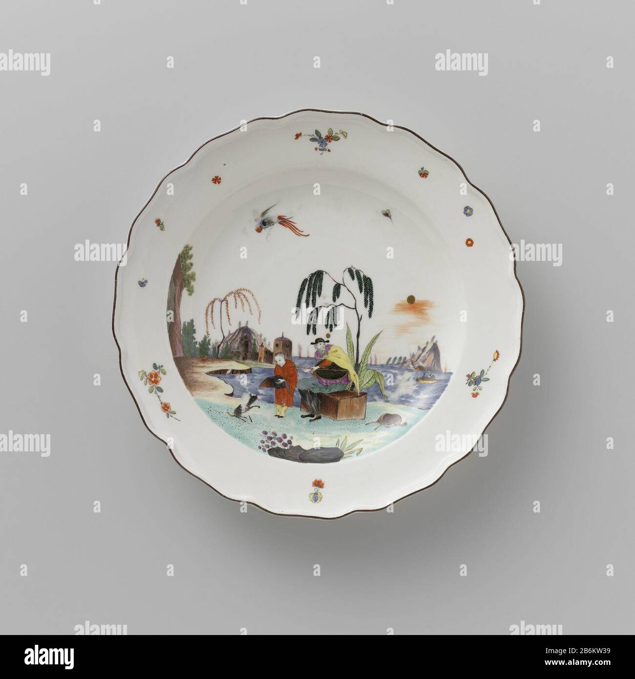 Elf dinerbordenDinerbordBord, veelkleurig beschilderd met chinoiserieën Object Type : eet- en drinkgerei bord (vaatwerk) Objectnummer: BK-17366-i Iscrizioni / Merken: Fabrieksmerk, onderzijde, geschilderd in onderglazublauw: Gekistruz Foto Stock
