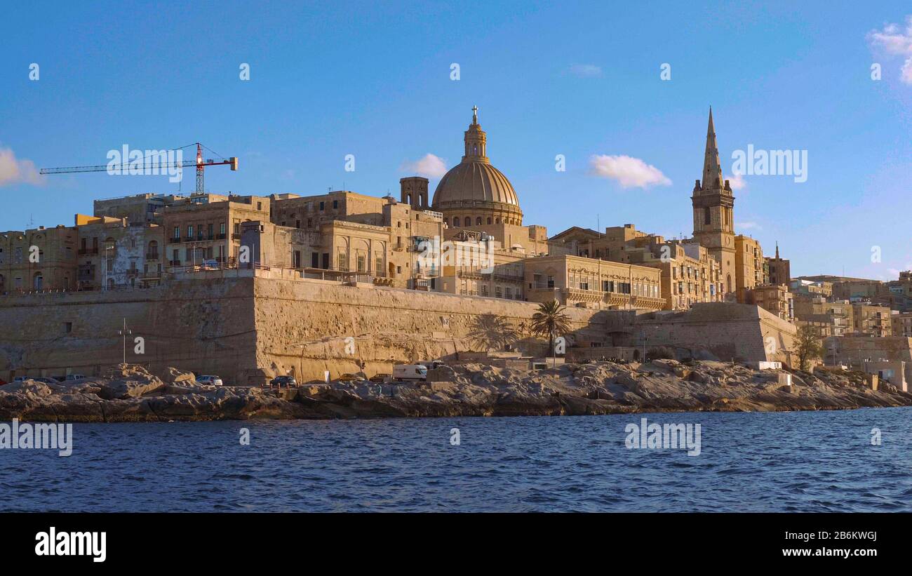 Baia di Rinella a Kalkara su Malta - MALTA, MALTA - 5 MARZO 2020 Foto Stock