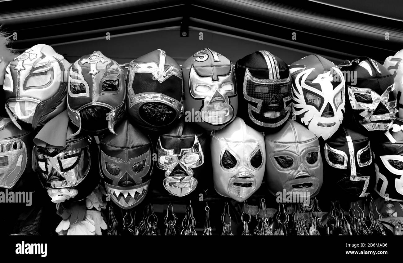 Maschera colorata al mercato uno stallo, Olvera Street, Downtown Los Angeles, Los Angeles, California, Stati Uniti Foto Stock