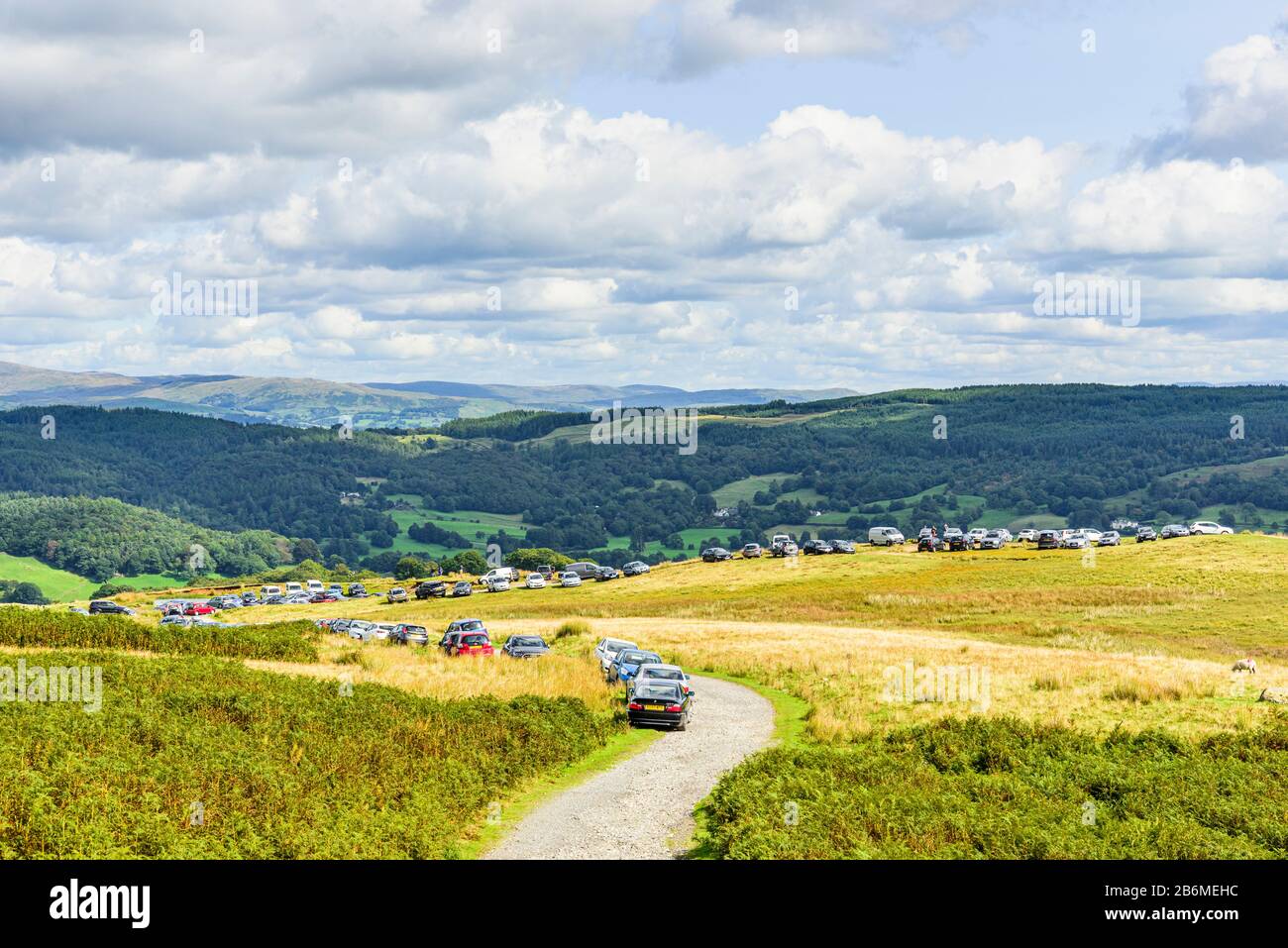 Parcheggio pesante sul lato della fellside nel Coniston Fells nel Distretto dei Laghi Inglese Foto Stock