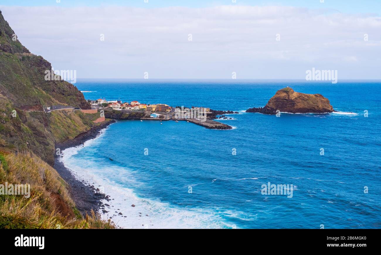 Veduta aerea di Porto Moniz, costa nord dell'isola di Madeira Foto Stock