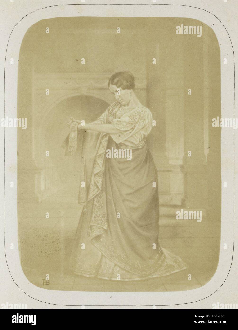 Fotoreproductie schilderij Rachel in de rol van Monime in Mitridate, acte V, scene i Photo Reproduction painting Rachel in the role of Monime in Mitridate, Act V, scene i Object Type : picture Item number: RP-F-F25550-D fabbricante : fotografo Henri de la Blanchère Dating: CA. 1850 - ca. 1859 caratteristiche Fisiche stampa albumina: Stampa albume e Foto Stock