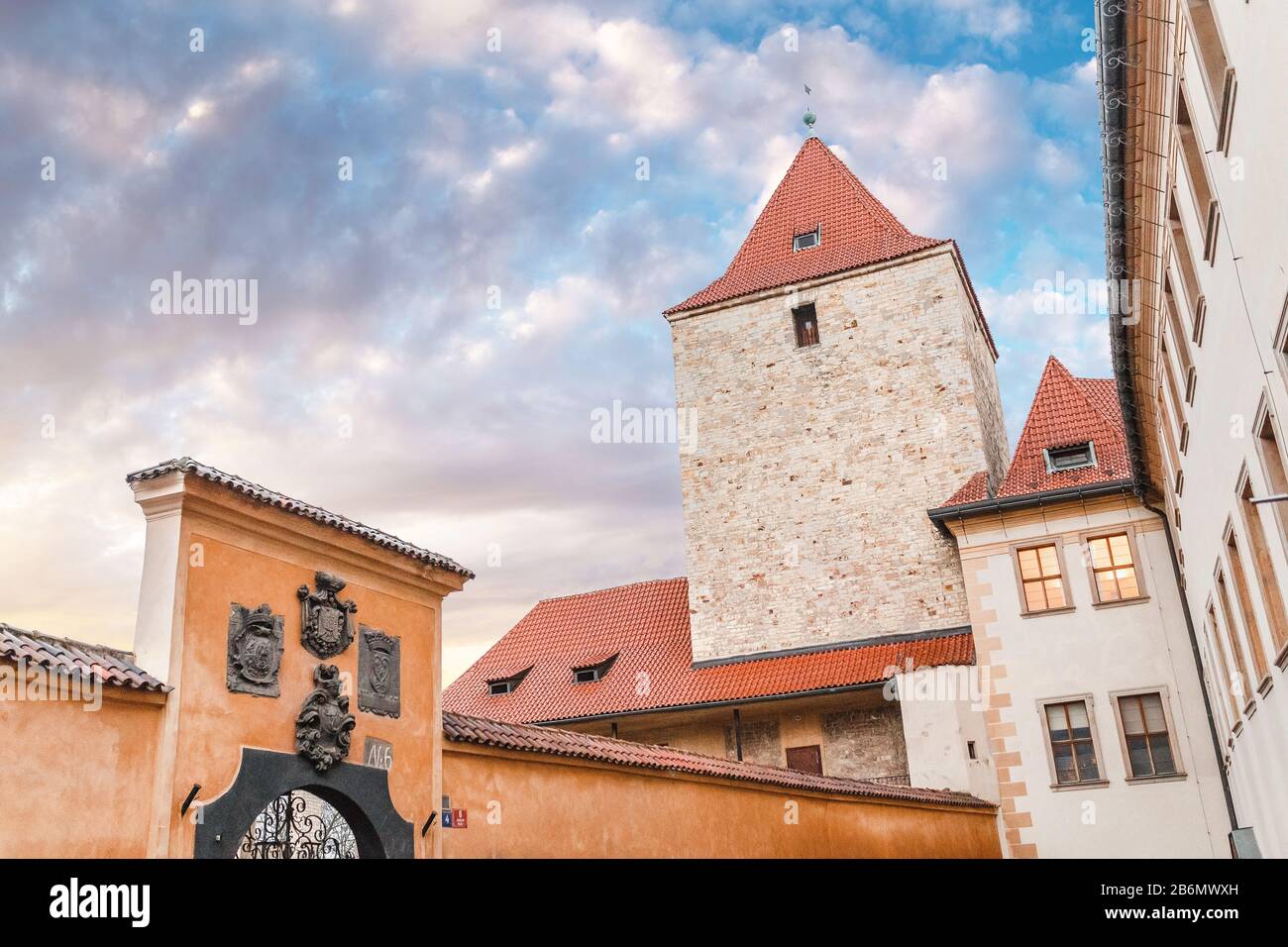 4 DICEMBRE 2017, PRAGA, REPUBBLICA CECA: Vista sulla Torre Daliborka nel castello di Praga Foto Stock