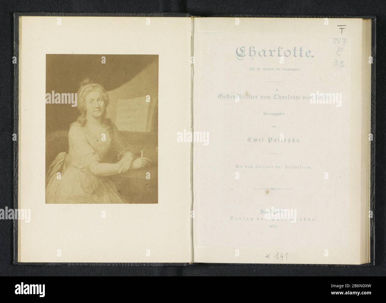 Fotoreproductie van een schilderij, voorstellende een portret van Charlotte von Kalb riproduzione fotografica di un dipinto, raffigurante un ritratto di Charlotte von Kalb Oggetto tipo : pagina di riproduzione fotografica numero articolo: RP-F 2001-7-882-1 Produttore : fotografo: Anonimo a dipingere da Johann Heinrich Schmidt Data: CA. 1874 - o per 1879 Materiale: Carta Tecnica: Albume dimensioni di stampa: Foto: H 131 mm × W 99 mmToelichtingFoto su frontice. Oggetto: Ritratto di una scriterWie: Charlotte von Kalb Foto Stock