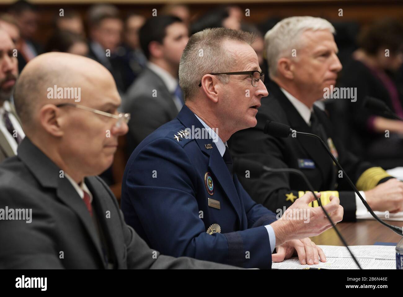 Washington, Stati Uniti. 11th Mar, 2020. Il Segretario aggiunto e Global Security of Department of Defense Kenneth P. Rapuano(1 a sinistra), il Comandante US Northern Command Gn Terrence J. OÕShaughnessy(Center) e il Comandante US Southern Command Admiral Craig S. Faller(1 a destra) Tenere un'audizione sulle "Sfide della sicurezza nazionale e l'attività militare degli Stati Uniti nel Nord e Sud America" dinanzi al Comitato completo del Servizio armato della Camera, oggi l'11 marzo 2020. Credito: Sipa Usa/Alamy Live News Foto Stock