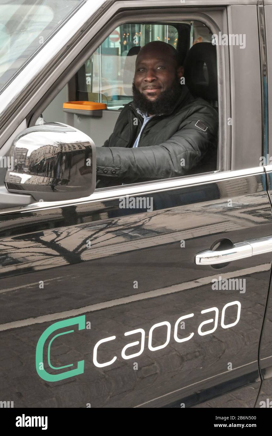 CAOCAO, UN SERVIZIO VTC CINESE, ARRIVA A PARIGI Foto Stock