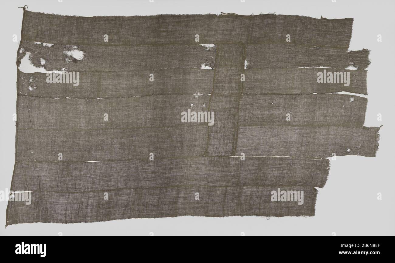 Fragment van een Engense scheepsvlag, 'Red Ensign' Bovenhals van een scheepsvlag, rood incontrò in de bovenhals een witte rechthoek met een rood kruis (St. Croce di George). Le village een rode scheepsvlag van de periode 1620-1707. Produttore : vervaardiger: AnoniemPlaats fabbricante: Engeland Dating: CA. 1620 - ca. 1707 Kenmerken Fisico: WOL Materiale: WOL dimensioni: H 393 cm. × b 232 cm. Oggetto: Bandiera, colori (come simbolo dello stato, ecc.) anneatore: 1600 - 1700 Foto Stock