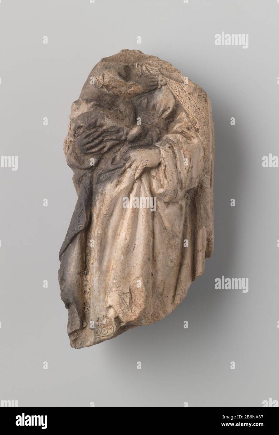 Frammento van pijpaarden beeldje Frammento van hol pijpaarden beeldje van Maria met genere Produttore : beeldenbakker: Dating: CA. 1400 - ca. 1950 Materiale: Pijpaarde dimensioni: H 8,6 cm. × b 4,5 cm. × d 3,0 cm. Foto Stock