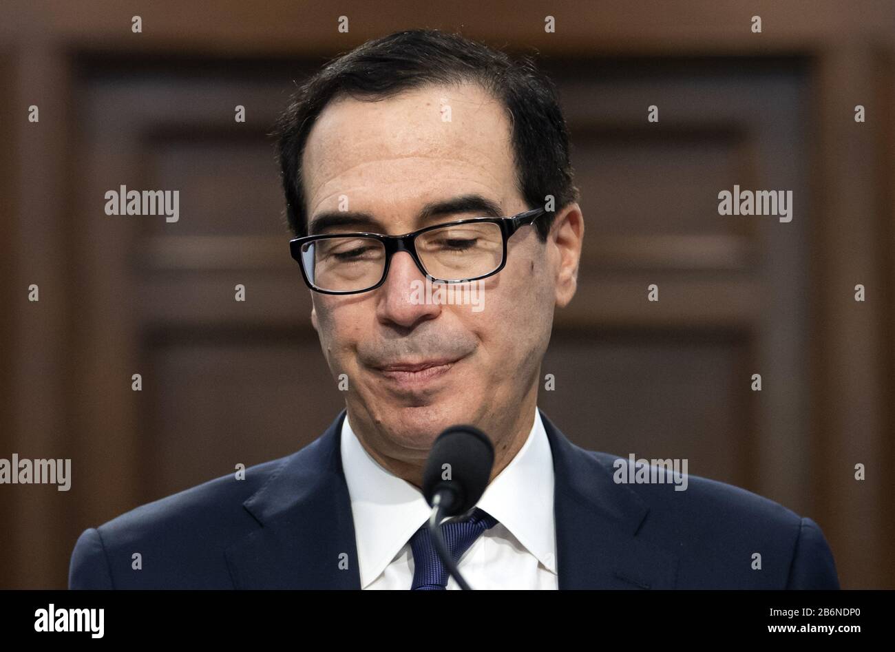 Washington, Stati Uniti. 11th Mar, 2020. Il Segretario del Tesoro Steven Mnuchin testimonia la richiesta di bilancio del Dipartimento del Tesoro per il FY2021 durante un sottocomitato House Stanziamenti su Capitol Hill a Washington, DC l'11 marzo 2020. Foto di Kevin Dietsch/UPI Credit: UPI/Alamy Live News Foto Stock