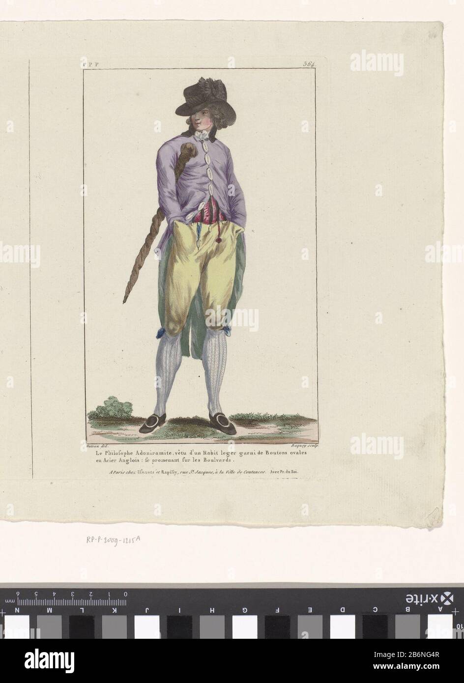 'Petit Maitre' wandelend op de boulevard, de handen in de zakken. Hij draagt een lichte 'Habit' gesloten met ovale knopen van Engels staal. Hieronder een gestreept vest en een kniebroek met strikken bij de zoom. Gestrikte halsdoek en gestreepte kousen. Accessoires: Hoed met kokarde, gedraaide wandelstok, breloques, schoenen met ronde gesp. Volgens het onderschrift is hij een adoniramitische filosoof (= vrijmetselaar) Uit serie ppp. 58e Cahier de Costumi Français, habillemens à la mode, Gallerie des Modes et Costumi Français. Produttore : Pentmaker: Pierre Charles Baquoy (vermeld op object Foto Stock