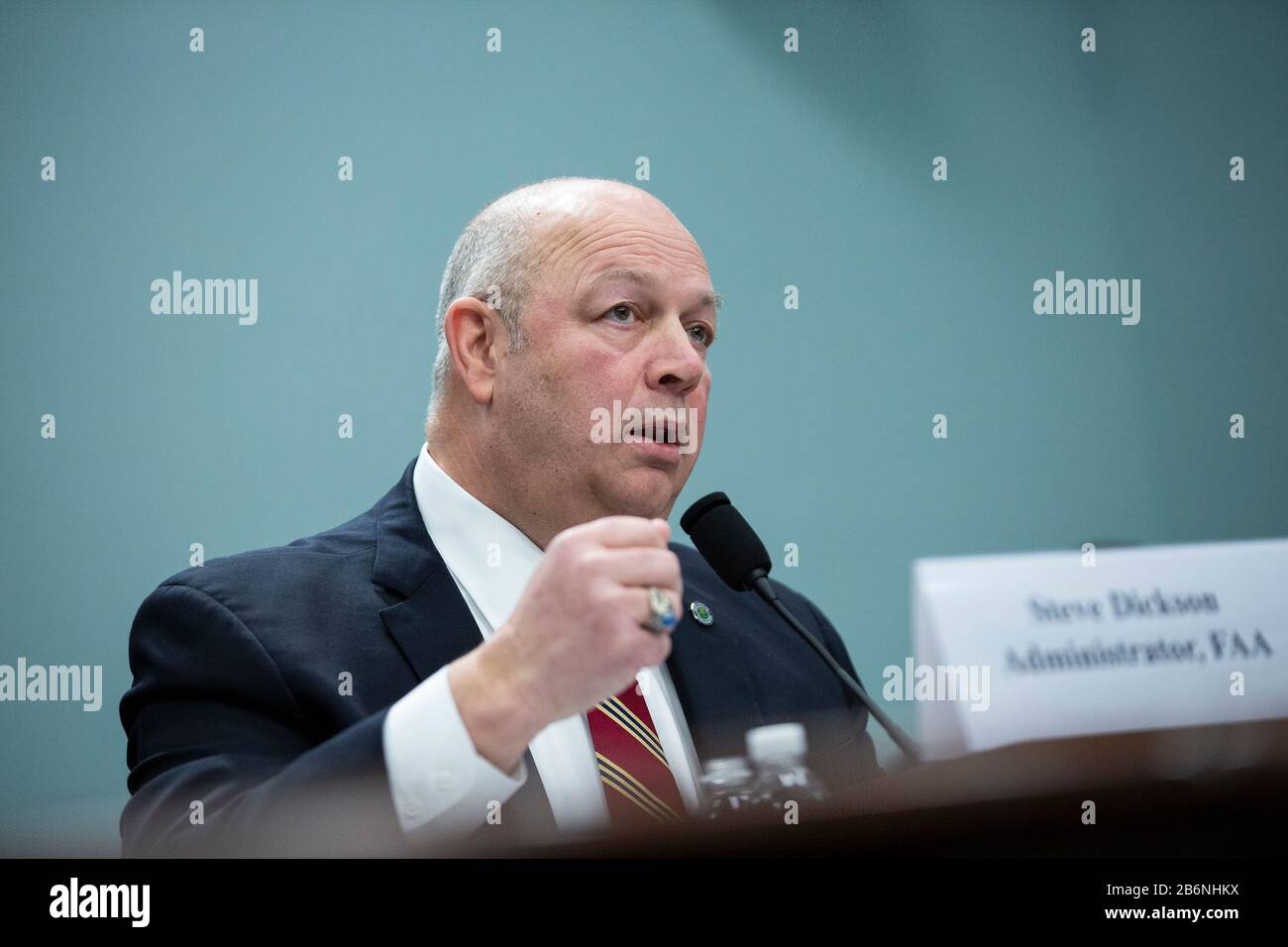 Washington DC, Stati Uniti. 11th Mar, 2020. Steve Dickson, amministratore della Federal Aviation Administration, testimonia dinanzi al Comitato della Camera degli Stati Uniti sugli stanziamenti per quanto riguarda la richiesta di bilancio FY2021 della Federal Aviation Administration presso il Campidoglio degli Stati Uniti a Washington, DC, Stati Uniti, mercoledì 11 marzo 2020. Foto Stock