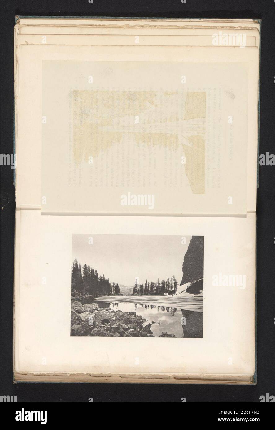 Gezicht op Lake Agnes View of Lake Agnes Property Type: Photomechanical print page Item number: RP-F 2001-7-821-8 Iscrizioni / marchi: Title, recto flyleaf, printed: 'Lake Agnes. All'inizio di luglio, 1895' Produttore : fotografo: Walter Dwight Wilcoxclichémaker: Anonymous place manufacture: Alberta Dating: Luglio 1895 Materiale: Paper Tecnica: Photografure dimensioni: Print: H 107 mm × W 137 mmToelichtingPrent front page 42. Oggetto: Lago dove: Lago Agnes Foto Stock