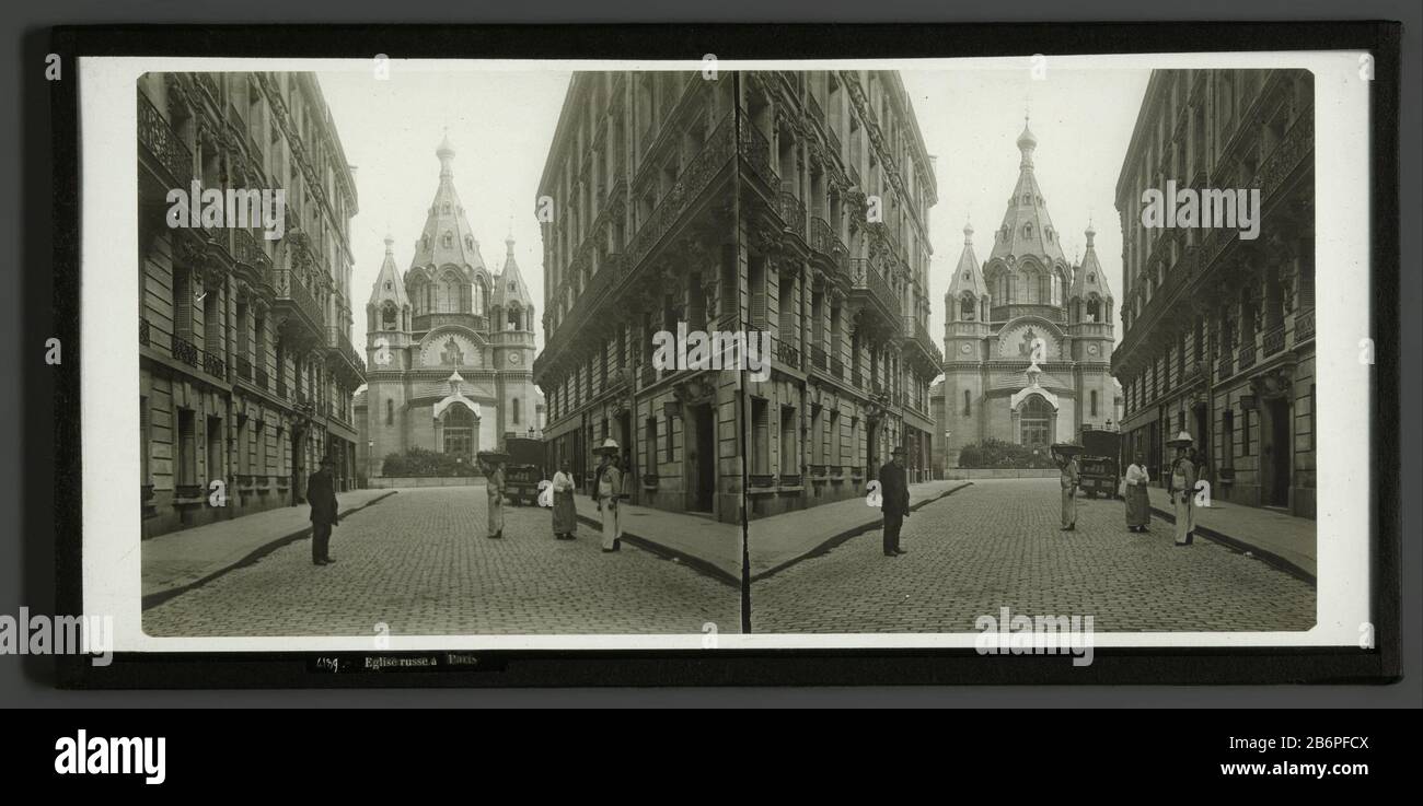 View of the Cathédrale Saint-Alexandre Nevsky in Paris, France Eglise russe a Paris (titolo oggetto) Tipo Di Proprietà: Immagine stereo numero articolo: RP-F F08427 Iscrizioni / marchi: Numero, recto '4189' fabbricante : fotografo : anonimo luogo fabbricazione: Parigi Data: 1856 - 1890 Materiale: Vetro sigillo bordo: Carta Tecnica: Diapassitief dimensioni: Vetro: H 84 mm × W 170 mm Soggetto: Chiesa (esterno) strada dove: Cathédrale Saint-Alexandre Nevsky Foto Stock