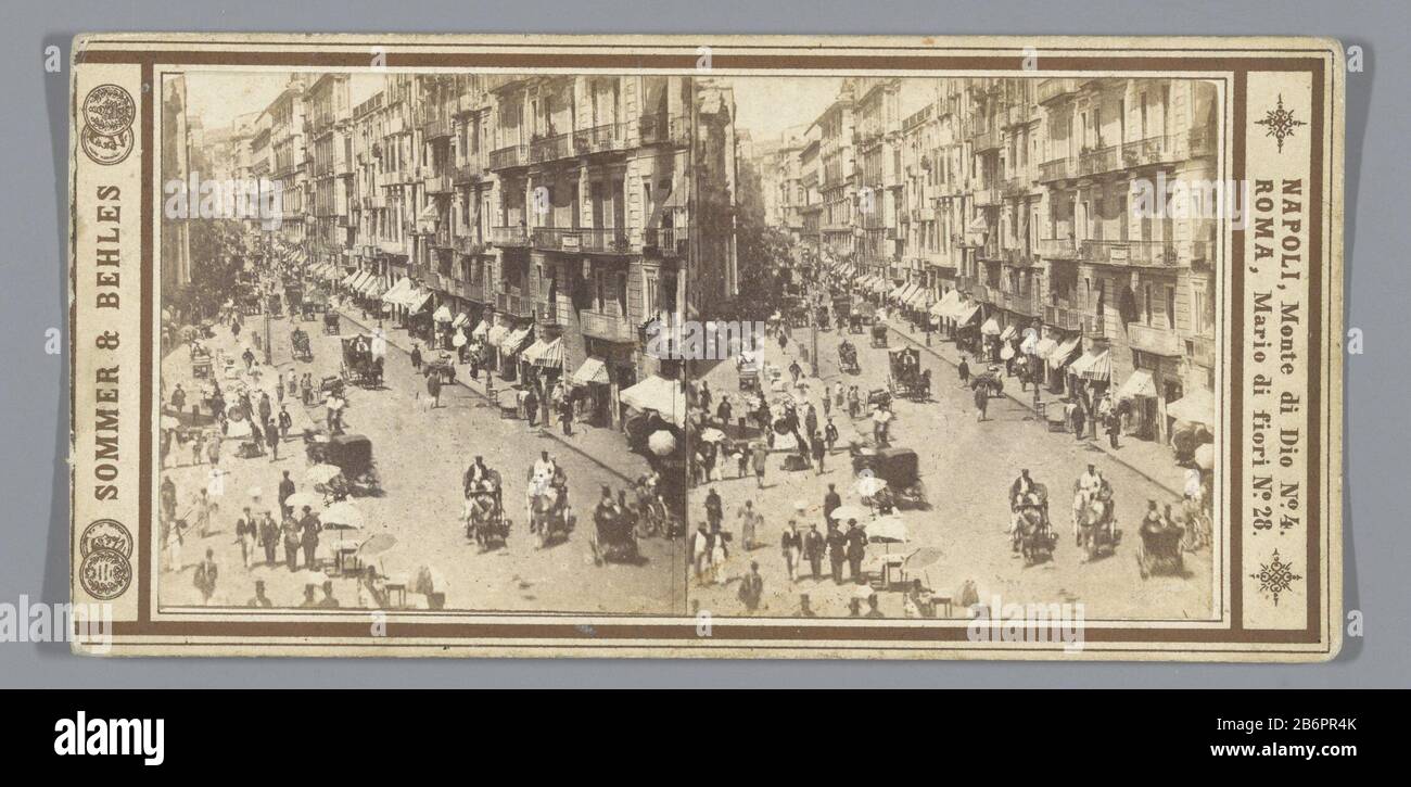 Gezicht op de Via Toledo in Napels Vista di Via Toledo Napoli Tipo Di Proprietà: Immagine stereo numero articolo: RP-F F06714 Iscrizioni / marchi: Iscrizione verso, manoscritto: 'Napoli, Via Orient' Produttore : fotografo: Sommer & Behles (edificio elencato) fabbricazione luogo: Napoli Incontri: CA. 1860 - ca. 1880 Materiale: Carta fotografica, cartone Tecnica: Albumina pressione dimensioni: Supporto secondario: H 84 mm × W 172 mm Oggetto: Street animal traction, veicolo trafilato (trasporto ecc.), negozio, negozio dove: Napoli Foto Stock