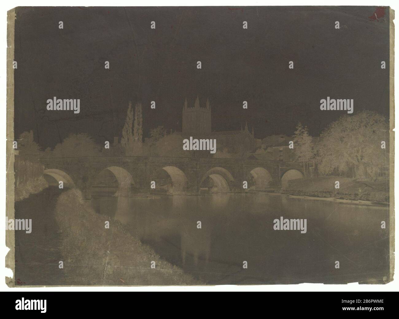 Gezicht op de kathedraal van Hereford Gezicht op de kathedraal van Hereford Object Type : negatief foto Objectnummer: RP-F-F80377 fabbricante : fotograf: AnoniemPlats fabbricante: Groot-Brittannië Dating: CA. 1855 kenmerken Fisico: Papiernegatief, met è stato afwerking, geretoucheerd Materiale: Papier was Techniek: Papiernegatief dimensioni: Blad: H 276 mm × b 383 mm × d 0,08 mmOnderwerp Foto Stock