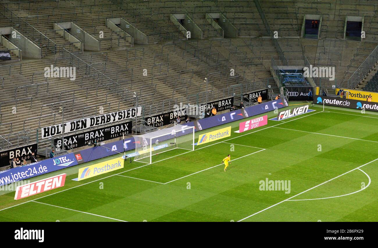 Moenchengladbach, Germania. 11th marzo 2020. 1st Bundesliga partita senza spettatori a causa della crisi del virus Corona, Bundesliga partita di calcio Borussia Moenchengladbach vs 1. FC Koeln. Credito: Uwe Kraft/Alamy Live News Foto Stock