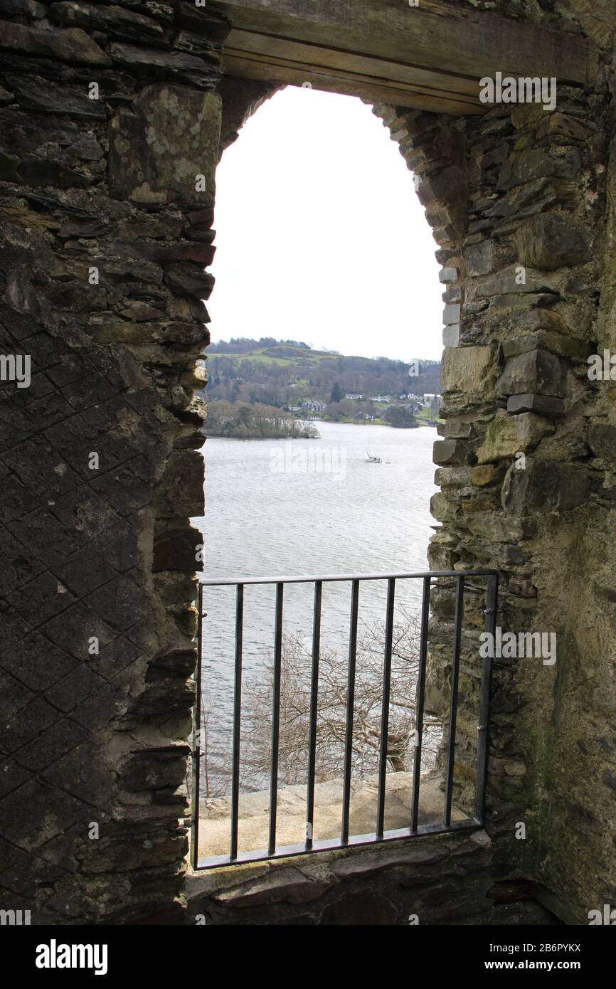Claife Viewing Station: Un'attrazione turistica del 18th secolo con splendide viste dalla riva occidentale di Windermere, Lake District, Cumbria, UK, PETER GRANT Foto Stock