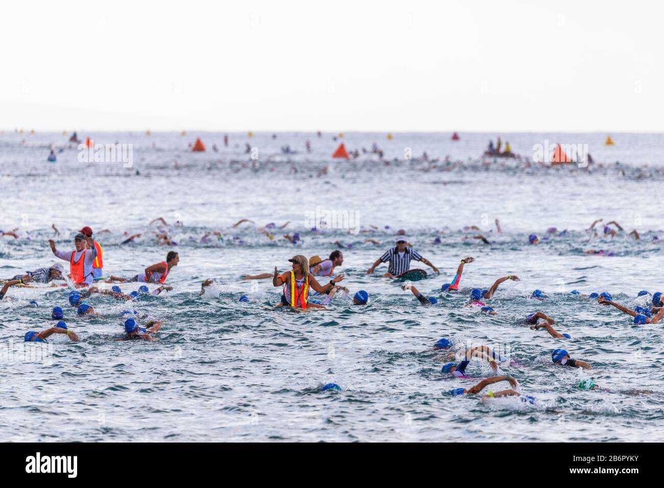 USA, Hawaii, Big Island, Kona, Ironman Kona triathlon, atleti di nuoto Foto Stock