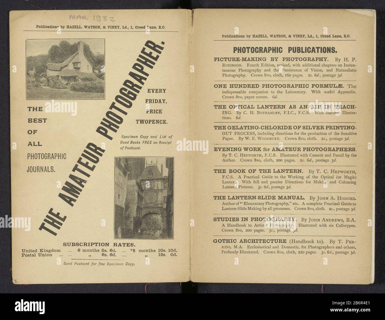 Gezicht op een huis en een gezicht op een poort met een klok Visualizza di una casa e di una vista di un porto con un orologio tipo di oggetto: Fotomeccanica stampa pagina numero articolo: RP-F 2001-7-446-1 Iscrizioni / marchi: Iscrizione, recto, stampato: 'Il fotografo dilettante Il meglio di tutti i giornali fotografici. Ogni Venerdì, Prezzo Di Twopence. Esemplare e elenco Dei Buoni Libri gratuiti Al Ricevimento delle cartoline. Pubblicazione Di Hazell, Watson & Viney, Ld., 1, Creed Lane, Ec. Tariffe di iscrizione. Regno Unito 6 mesi 5s. 6d. 12 monts 10s. 10d. Unione postale 6 mesi 6s. 6d. 12 monts 13s. 0d. Inviare cartoline gratuitamente Foto Stock