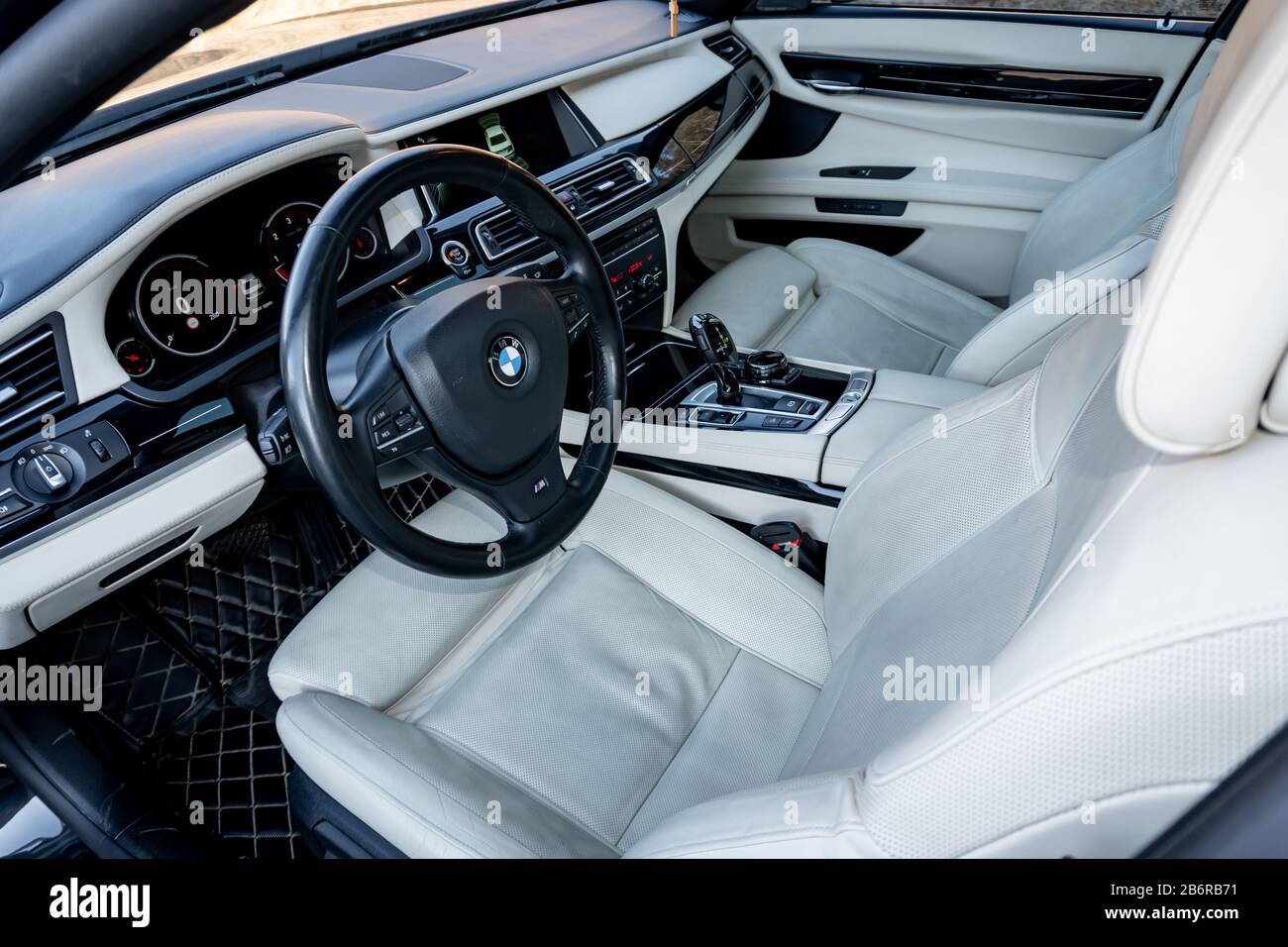 Эксклюзивные BMW X5 M Competition и BMW X6 M Competition доступны для заказа в России