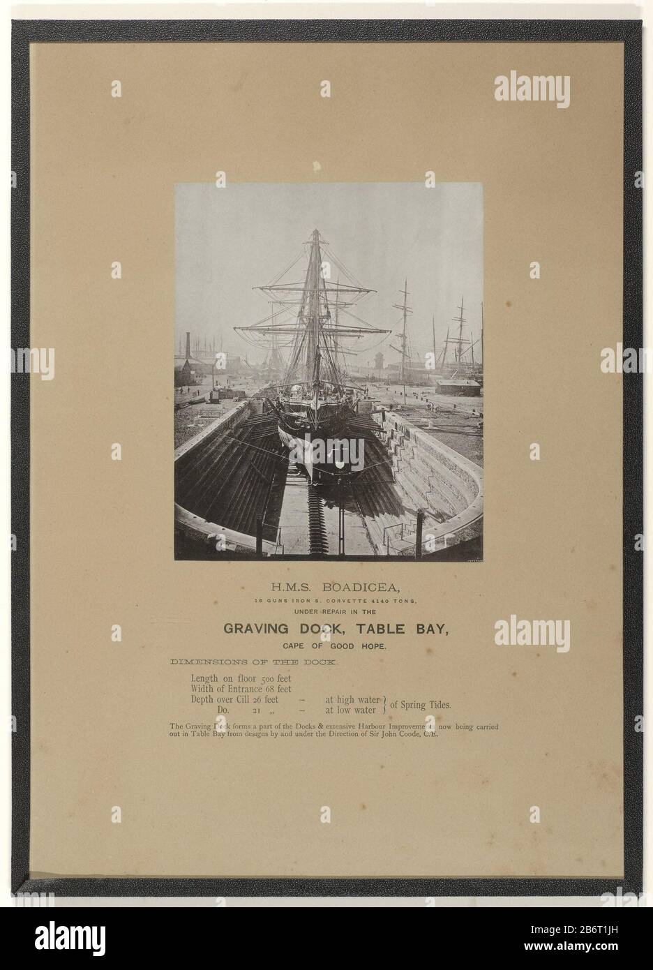 HMS Boadicea, in fase di riparazione nel molo di incisione, Table Bay, Capo Di Buona Speranza Incorniciato in bianco e nero fotografie di HMS Boadicea, per le riparazioni in darry dock in Table Bay, Capo Di Buona Speranza. Carta inceppata. Sotto la foto opschrift. Produttore : fotografo: Anonymous place manufacturing: Cape of Good Hope Dating: CA. 1875 - ca. 1900 caratteristiche Fisiche: Materiale di copiatura: Cartone carta vetro Tecnica: Misure di pressione leggera: Foto: H 22 cm. B × 18 cm. Lista: H 50 cm. B × 32 cm. Soggetto Quando: 1875 - 1900 Foto Stock