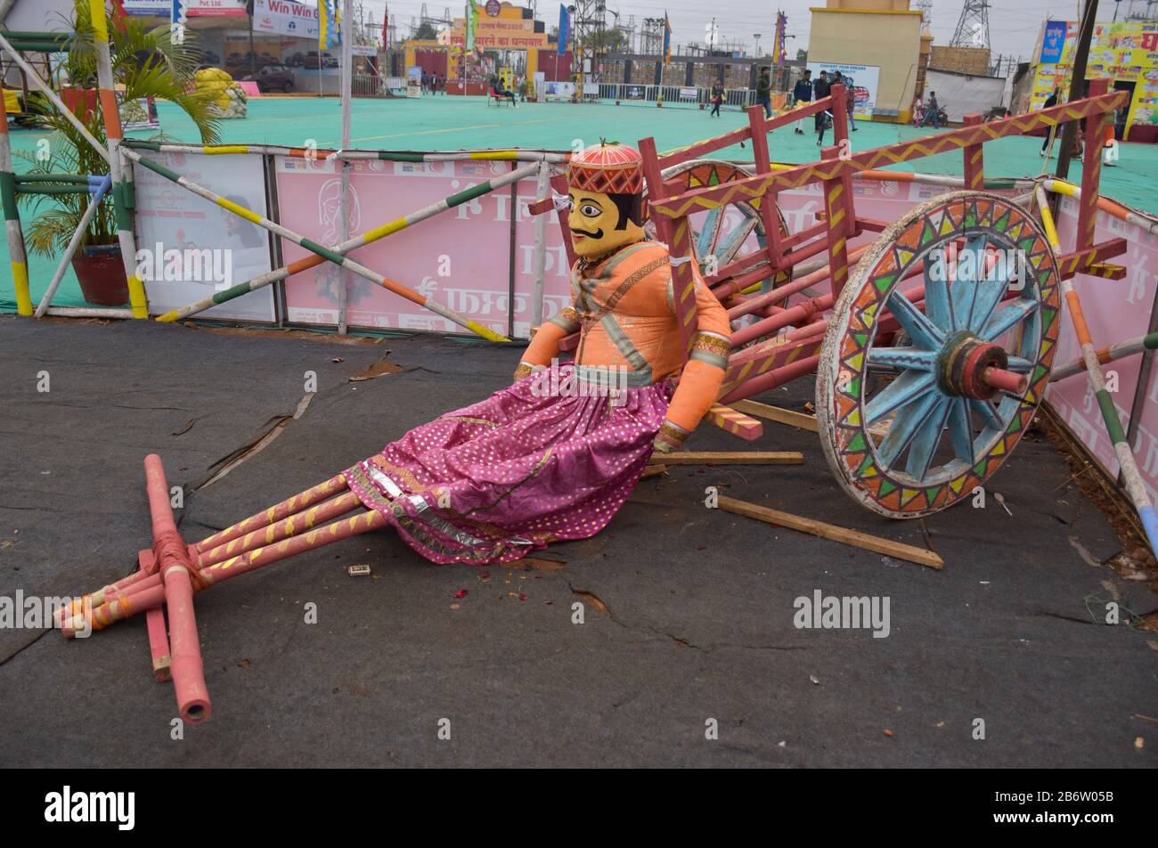 Bhopal, Madhya Pradesh/India : 17 Gennaio 2020 - Bullock Cart Con Marionette O Kathputli A Utsav Mela, Bhopal Foto Stock