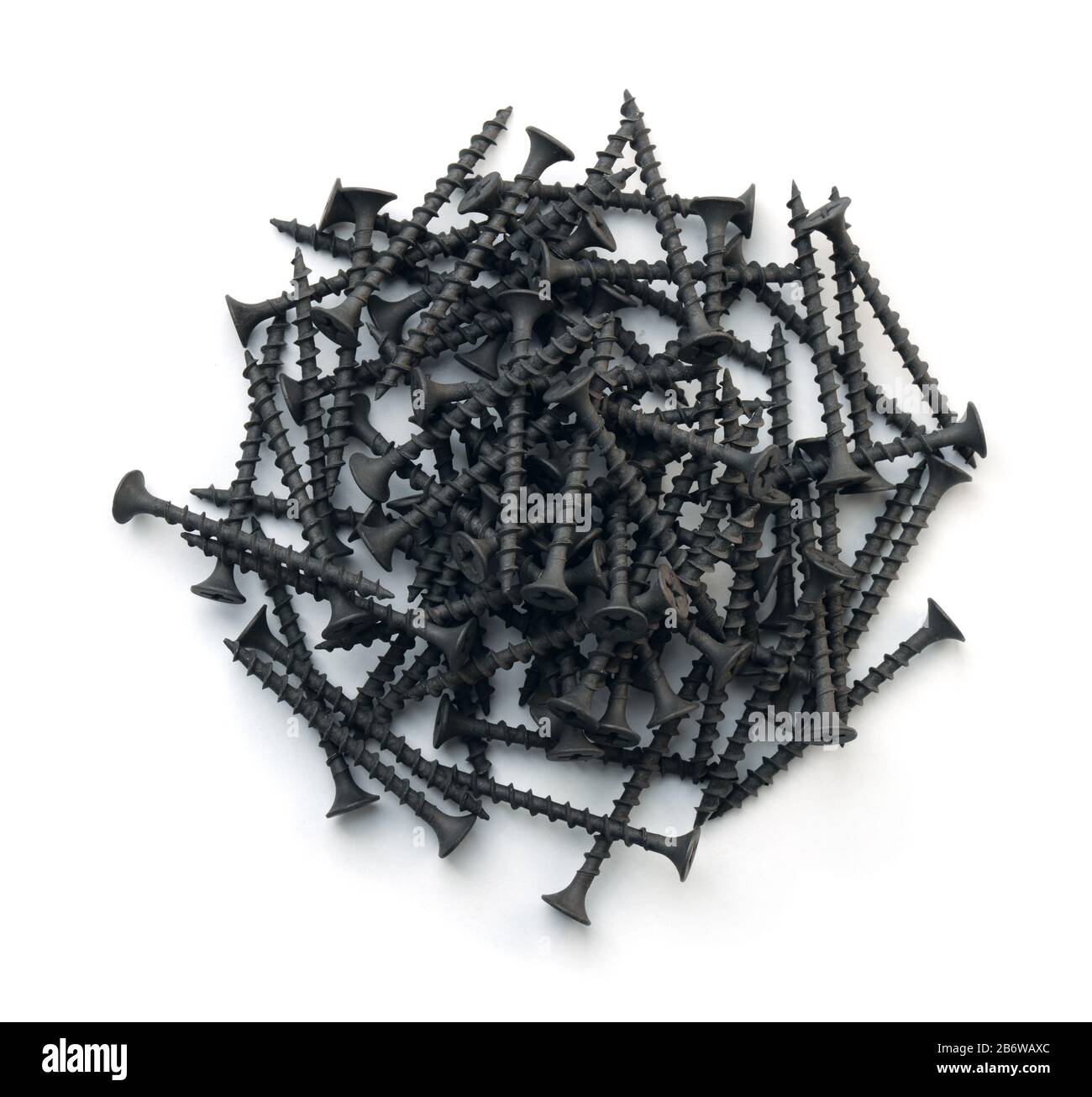 Vista dall'alto delle viti nere per cartongesso isolate su bianco Foto Stock