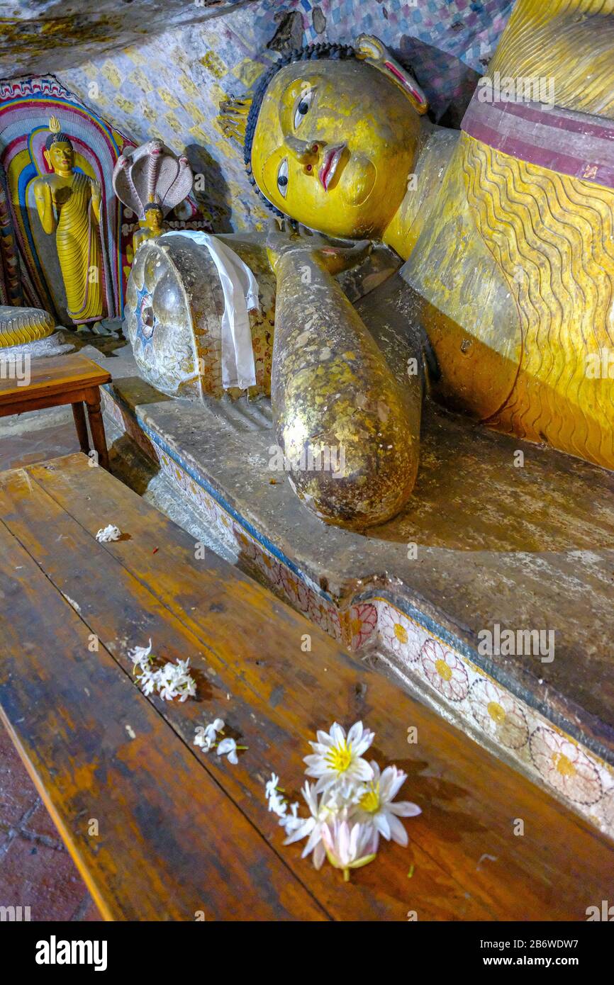 Dambulla, Sri Lanka - febbraio 2020: Statua del Buddha all'interno del tempio della grotta di Dambulla l'8 febbraio 2020 a Dambulla, Sri Lanka. Grotta V Devana Alut Viharaya Foto Stock