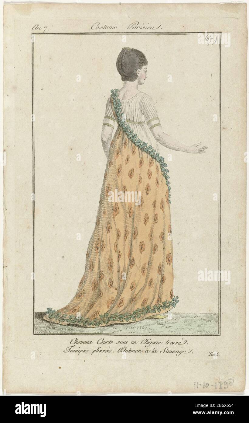 Journal des Dames et des Modes, Costume Parisien, 11 ottobre 1798, An 7, (67) Cheveux Courts () donna in piedi visto dalla schiena, con capelli corti e un nodo intrecciato con pettine. Indossa una tunica pieghettata con maniche corte. 'Doliman à la Sauvage, rifinita con ivy. Scarpe piatte con punta. Secondo la didascalia, questa idea alla vita disegnata in 'Tivoli'. La foto fa parte della rivista di moda Journal des Dames et des Modes, a cura di Sellèque, Parigi, 1797-1839. Produttore : printmaker: Anonymous publisher: Sellèqueuitgever: Pierre de la MésangèrePlats manufactured: Paris Date: 1798 Phys Foto Stock